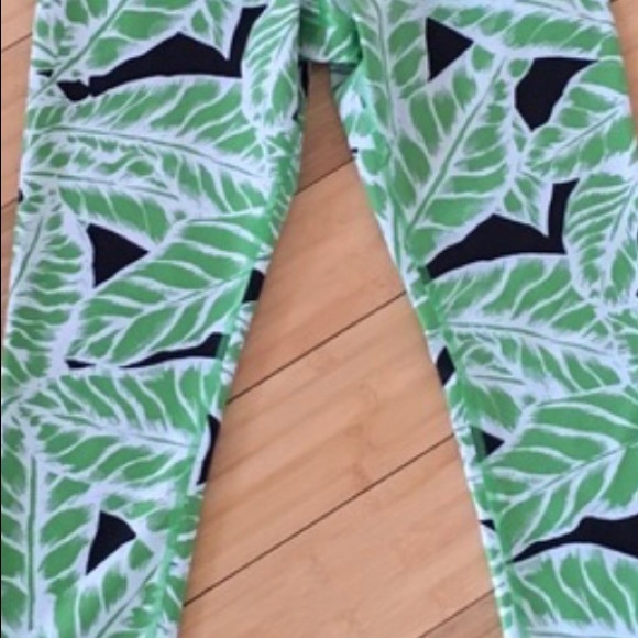 Alo Yoga Palm Springs Glowstick Capri Pant - Picture 2 of 6